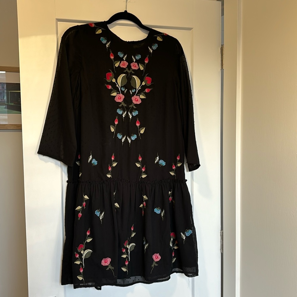 Floral mini dress with see-through sleeves